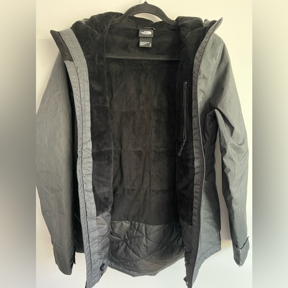 Women’s Medium The North Face Ski Jacket - Picture 3 of 3